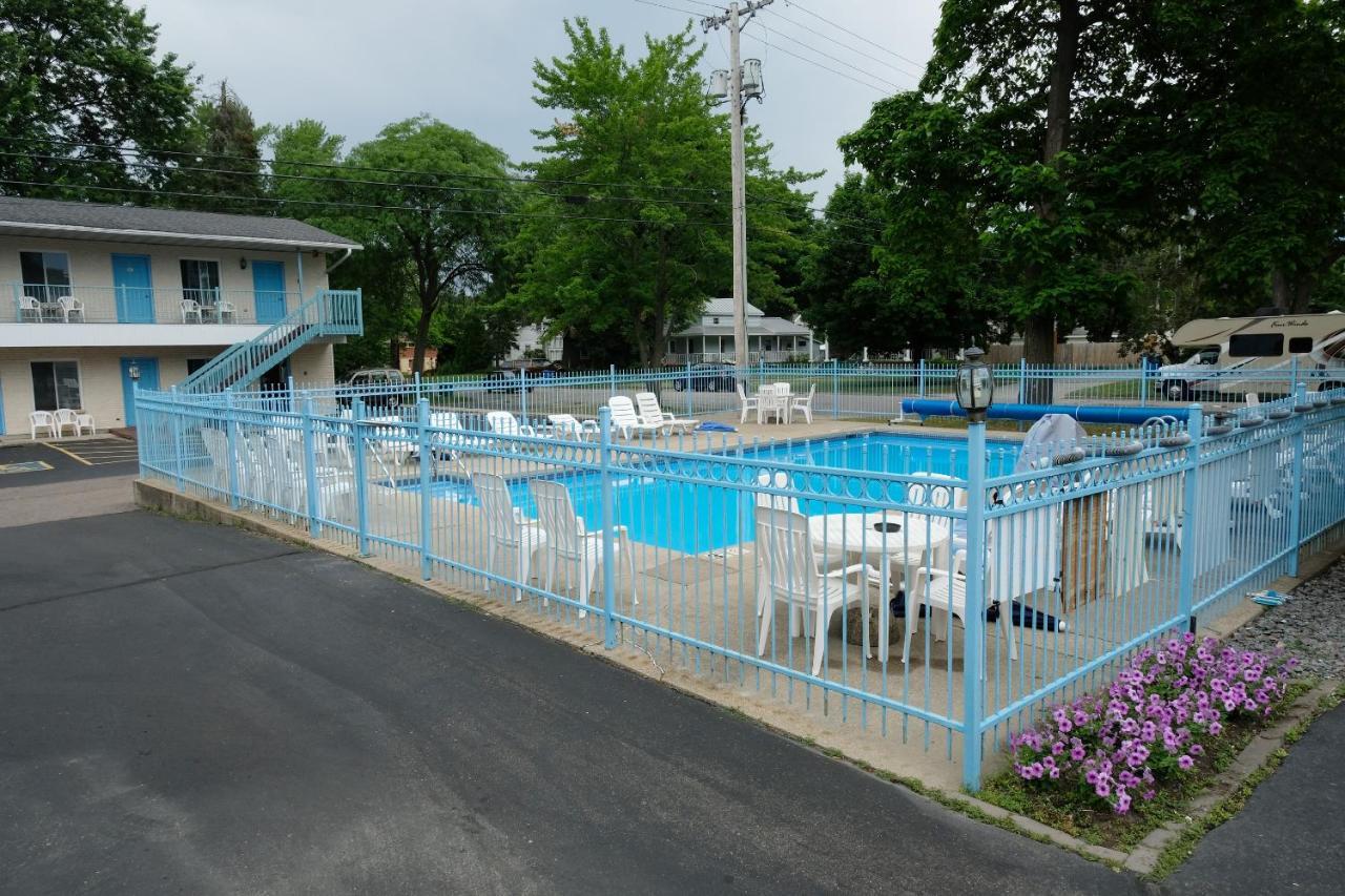 Starlite Motel Wisconsin Dells Esterno foto