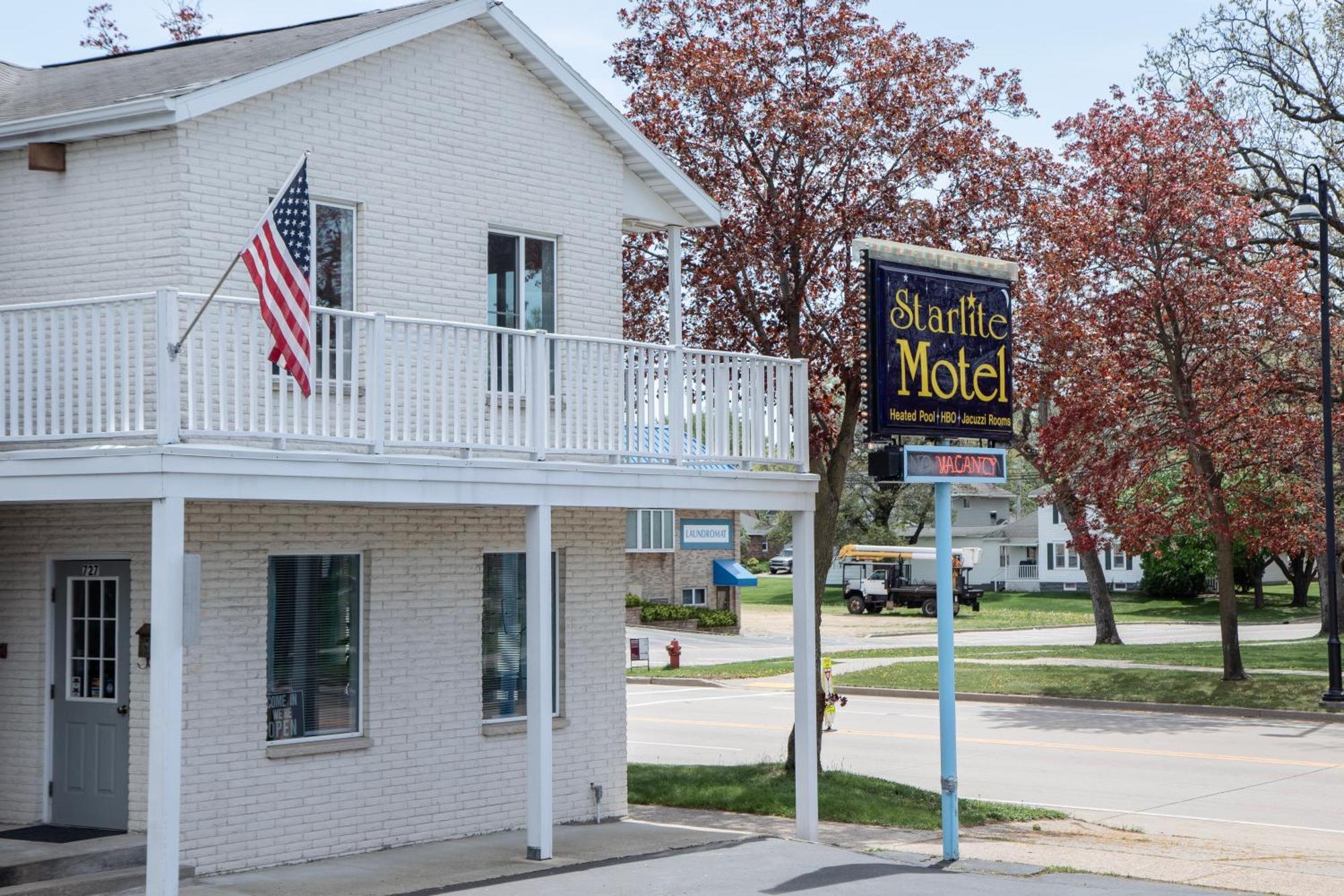 Starlite Motel Wisconsin Dells Esterno foto